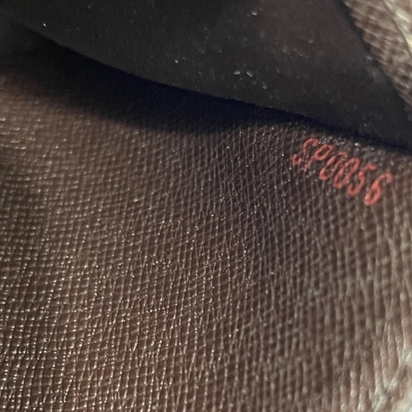 Louis Vuitton Portefeuille Florin Compact Wallet - Picture 10 of 10